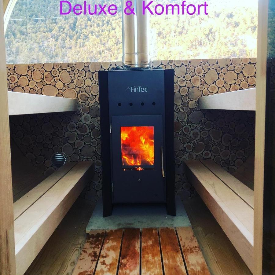 Deluxefort Fuer 10 Gaeste Mit Eigenem Whirlpool Und Fasssauna Imst Exterior foto