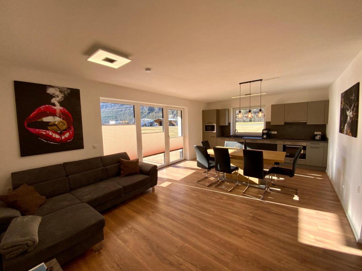 Deluxefort Fuer 10 Gaeste Mit Eigenem Whirlpool Und Fasssauna Imst Exterior foto