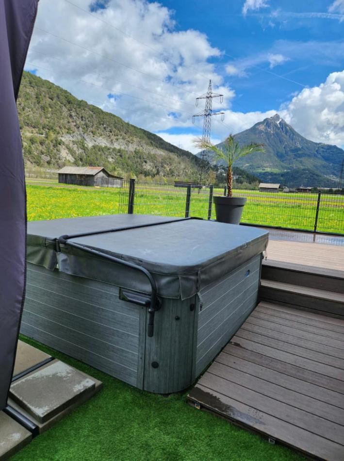 Deluxefort Fuer 10 Gaeste Mit Eigenem Whirlpool Und Fasssauna Imst Exterior foto