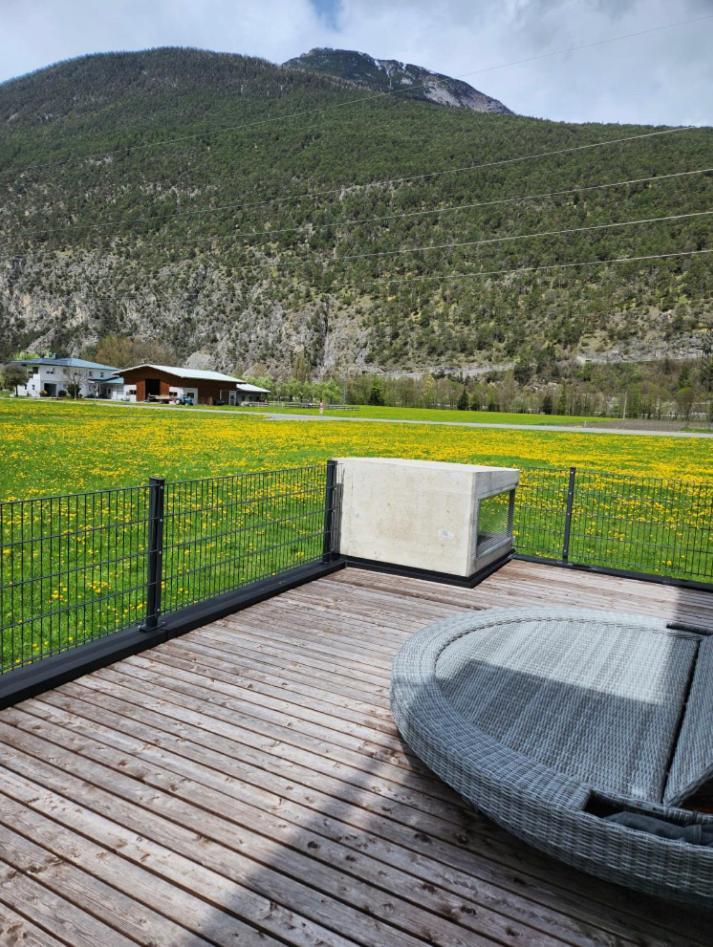 Deluxefort Fuer 10 Gaeste Mit Eigenem Whirlpool Und Fasssauna Imst Exterior foto